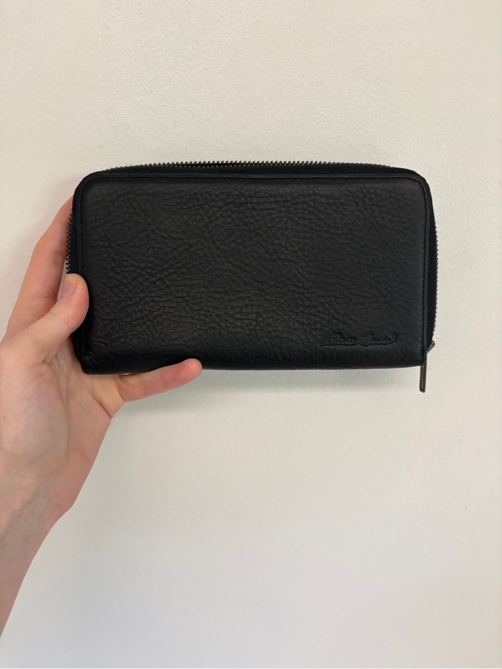 Eddie Bauer Pebbled Black Leather Zip Wallet